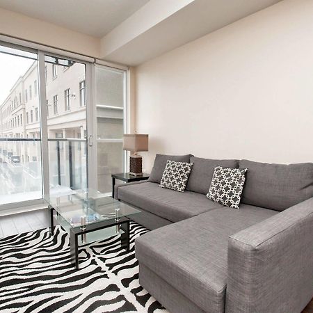 טורונטו Life Suites Luxury Downtown Condos מראה חיצוני תמונה
