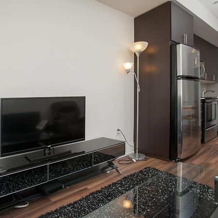 טורונטו Life Suites Luxury Downtown Condos מראה חיצוני תמונה