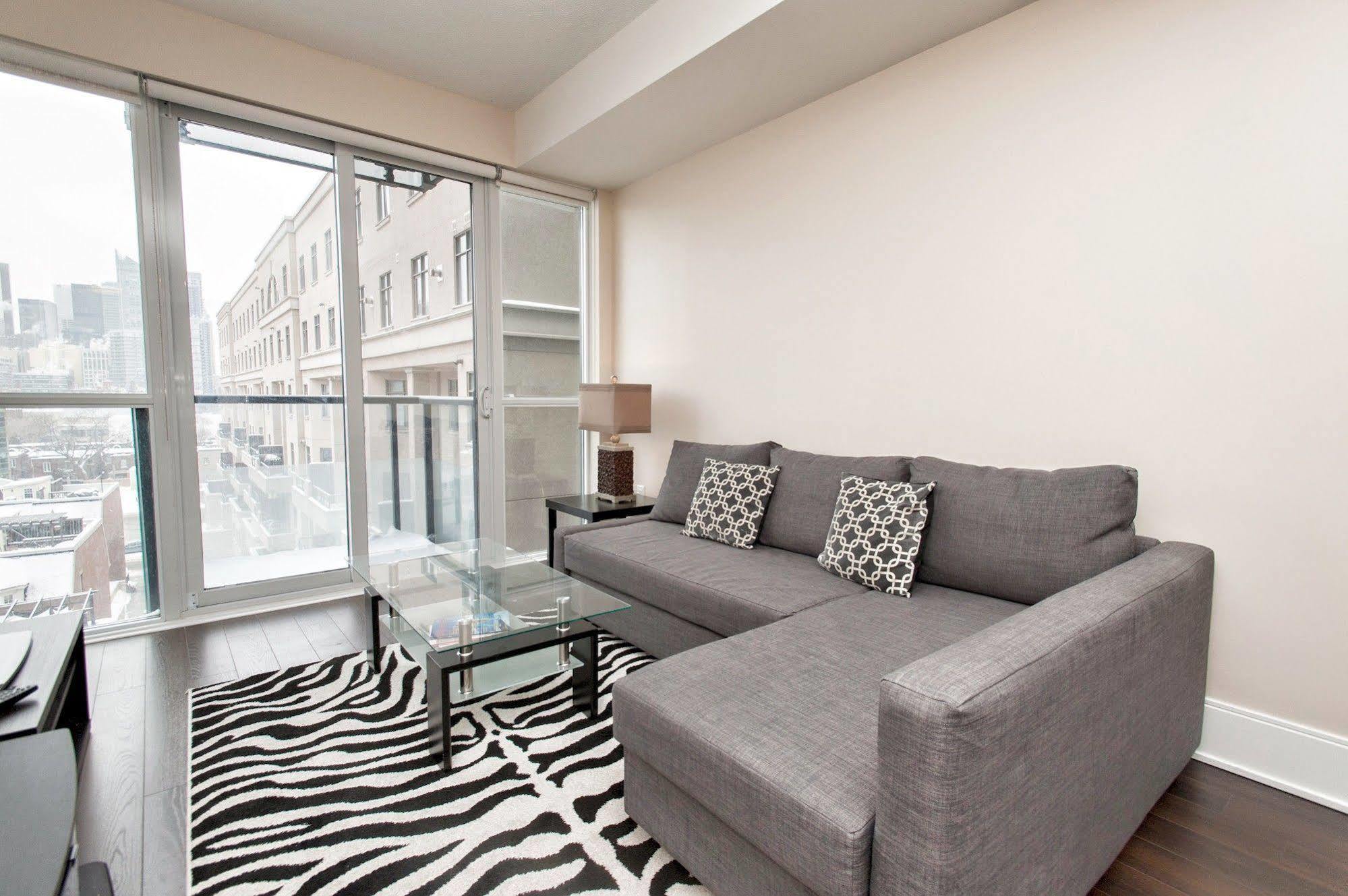 טורונטו Life Suites Luxury Downtown Condos מראה חיצוני תמונה