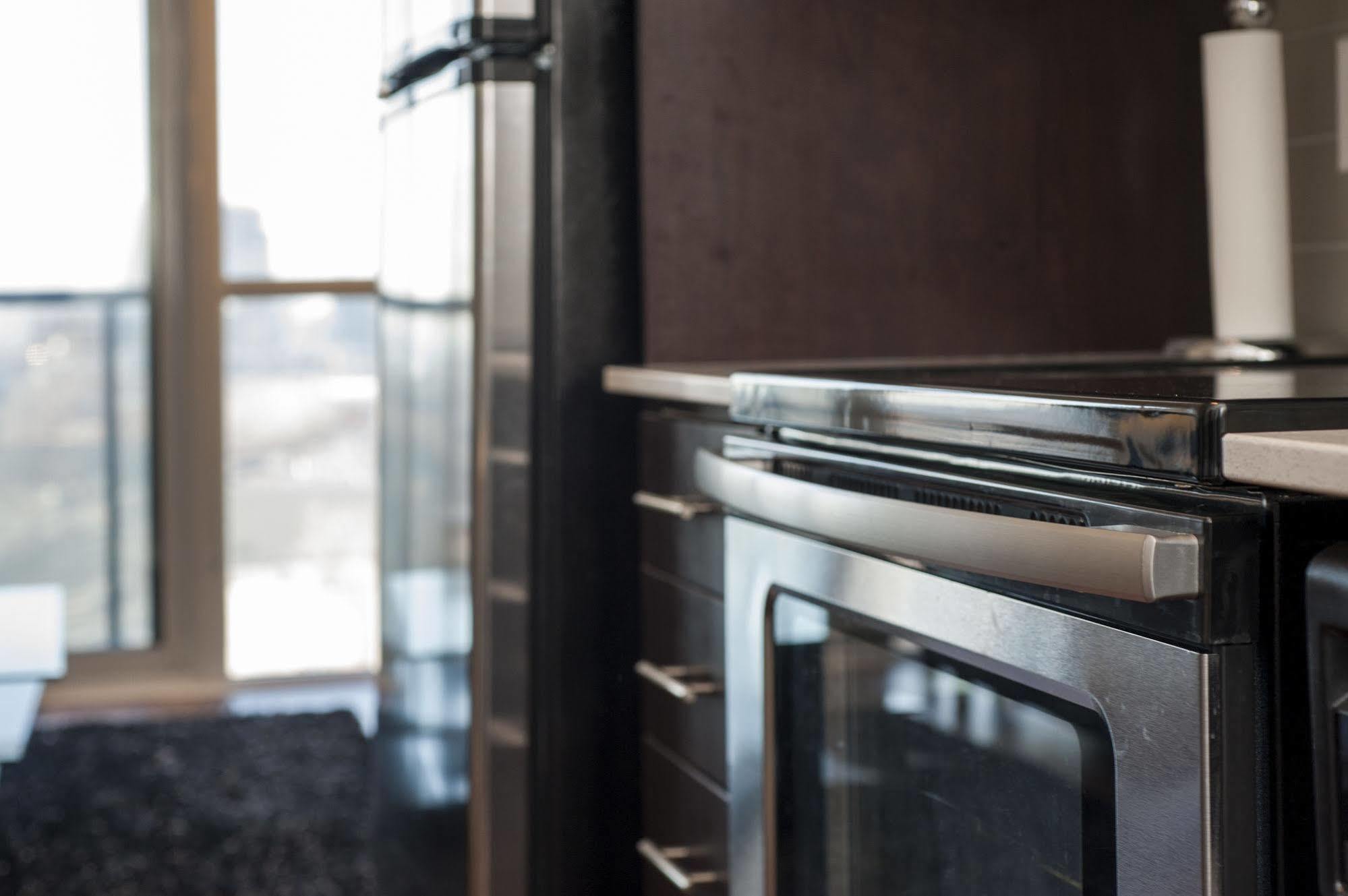טורונטו Life Suites Luxury Downtown Condos מראה חיצוני תמונה