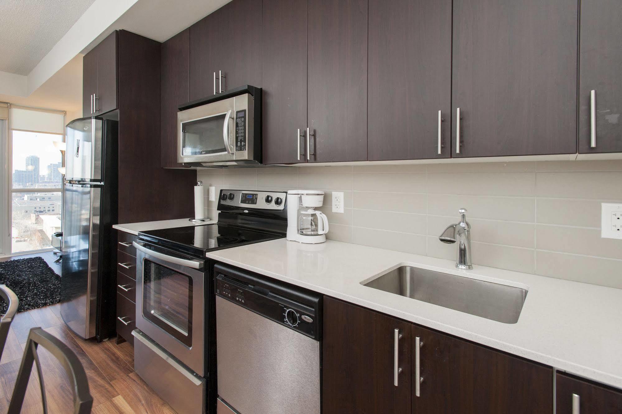 טורונטו Life Suites Luxury Downtown Condos מראה חיצוני תמונה