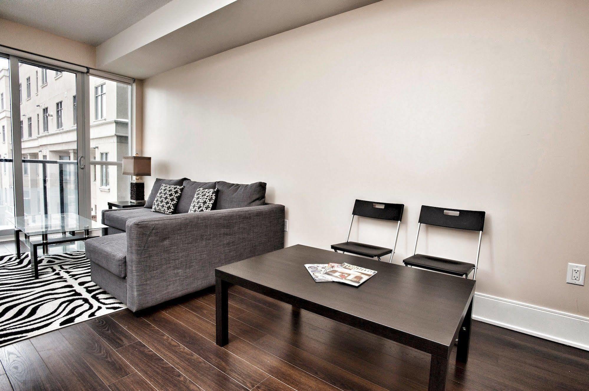 טורונטו Life Suites Luxury Downtown Condos מראה חיצוני תמונה